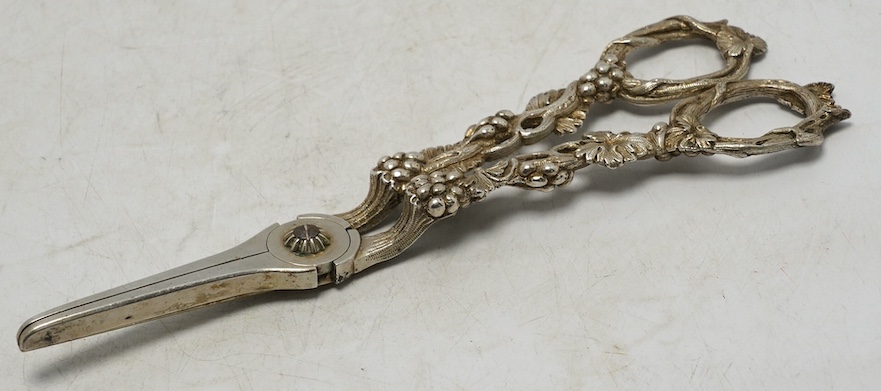 A pair of late Victorian silver grape shears, with fruiting vine handles, by William Summers, London, 1879, 18.9cm. Condition - fair to good